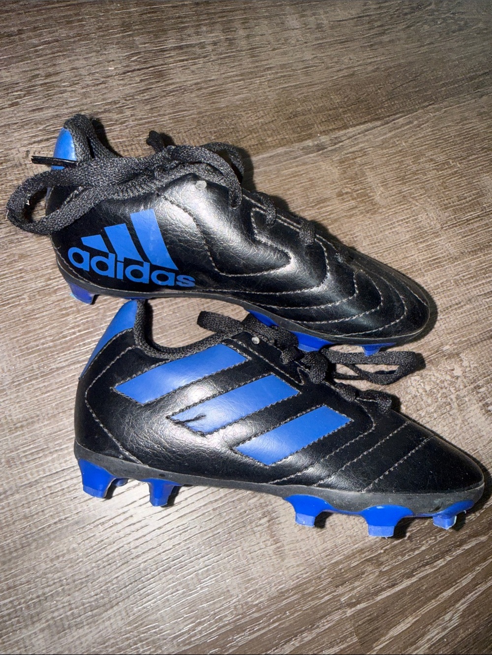 adidas Kids Black and Blue Soccer Cleats sz 9.5